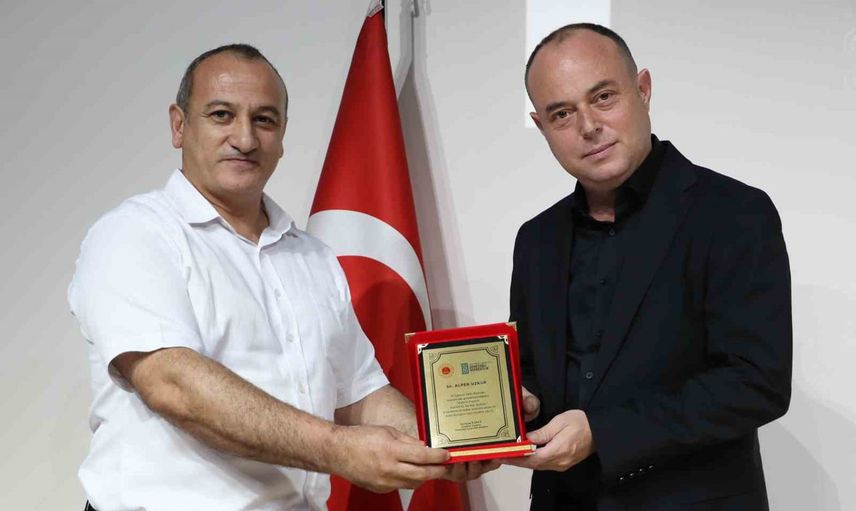 Müzik ve yeniden başlayanlar: Yaprak Sayar ile Alper Uzkur denetimli serbestlik yükümlüleriyle buluştu