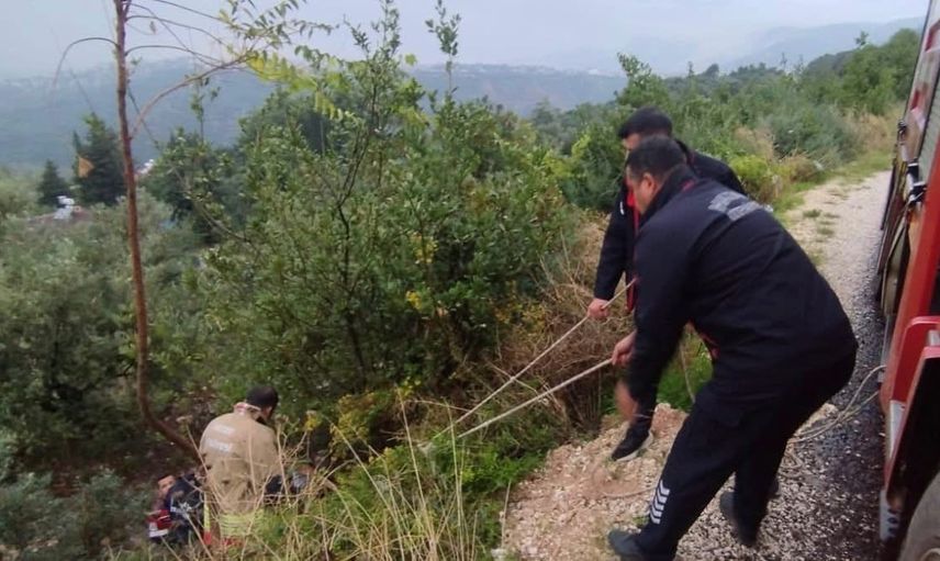 İtfaiye ekipleri Döver Seyir Terası yakınında düşen vatandaşı kurtardı