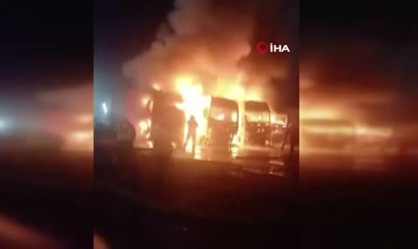 Beylikdüzü'nde garajı hedef alan kundaklama dört tırı kullanılamaz bıraktı