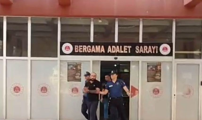 Bergama'da düzenlenen operasyonda bin 128 uyuşturucu hap ve ruhsatsız tabanca ele geçirildi