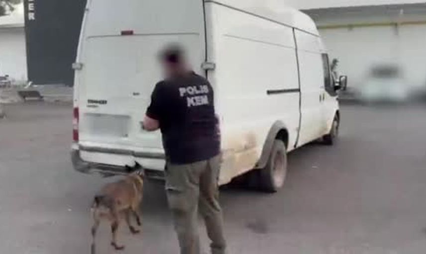 Bağlar'da uyuşturucu operasyonu: araçta 56 kilo toz esrar ele geçirildi