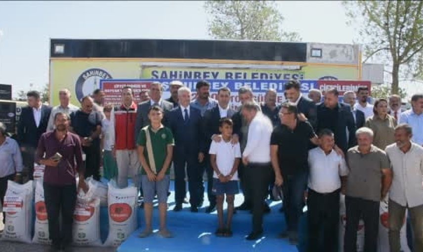 Şahinbey üreticilere 2 bin ton gübre desteğiyle ekim hazırlığını güçlendiriyor