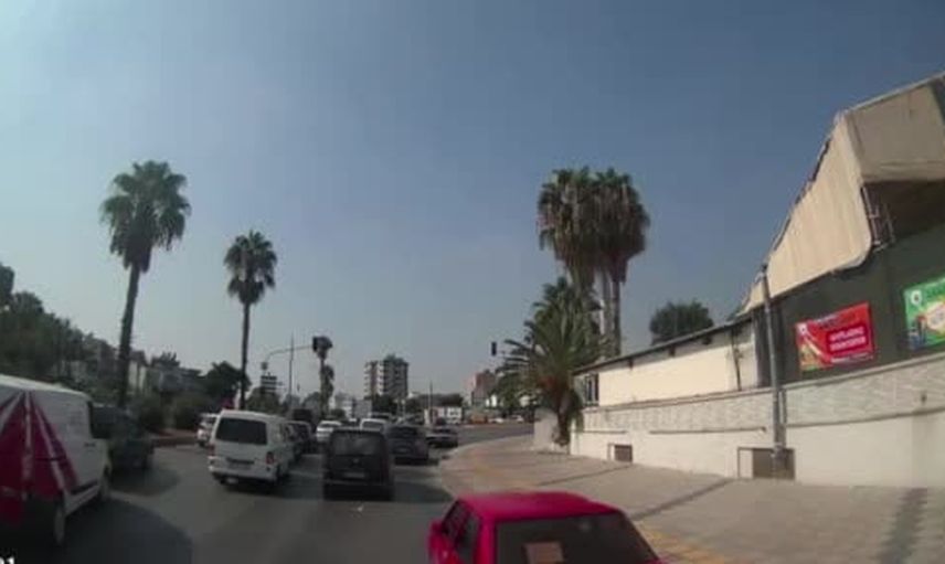 Mersin'de ahır ve odunluğun bulunduğu evde yangın, hızlı müdahale çevreyi korudu
