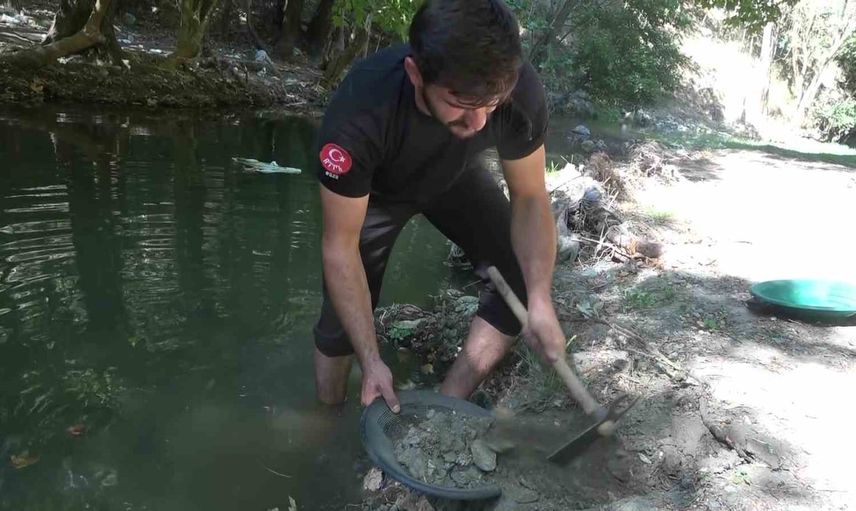 Doğada başlayan mesai: Emre Aydın'ın altın arama serüveni