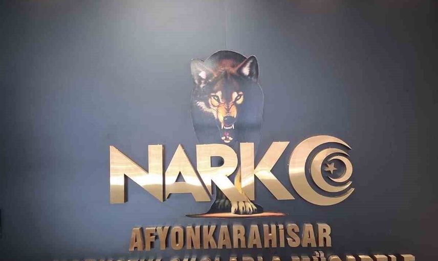 Afyonkarahisar'da kent girişindeki denetim tutuklamayla sonuçlandı: araçta 1 kilo 100 gram uyuşturucu