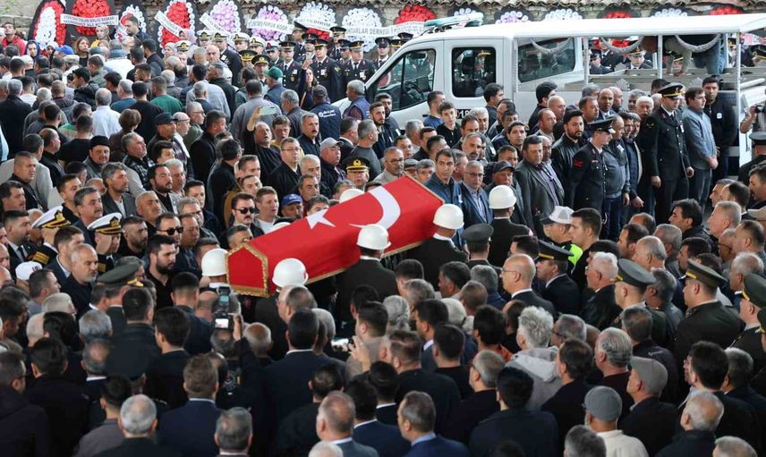 Aydın’da son görev: nişanlısının düğününü bekleyen şehit toprağa verildi