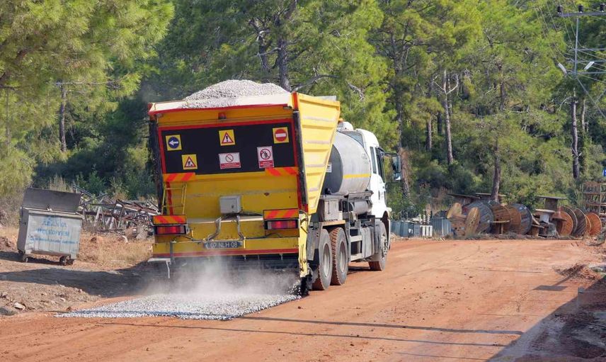 Keşefli’de bozuk yollar tarihe karıştı: 2 bin 200 metrelik sathi asfalt tamamlandı