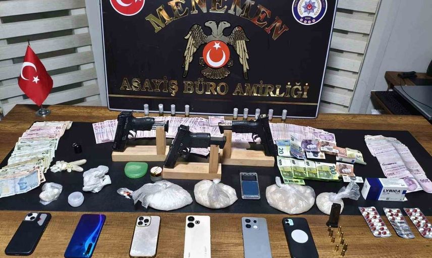 Menemen'de metamfetamin ve silah ticaretine operasyon: 5 şüpheli yakalandı