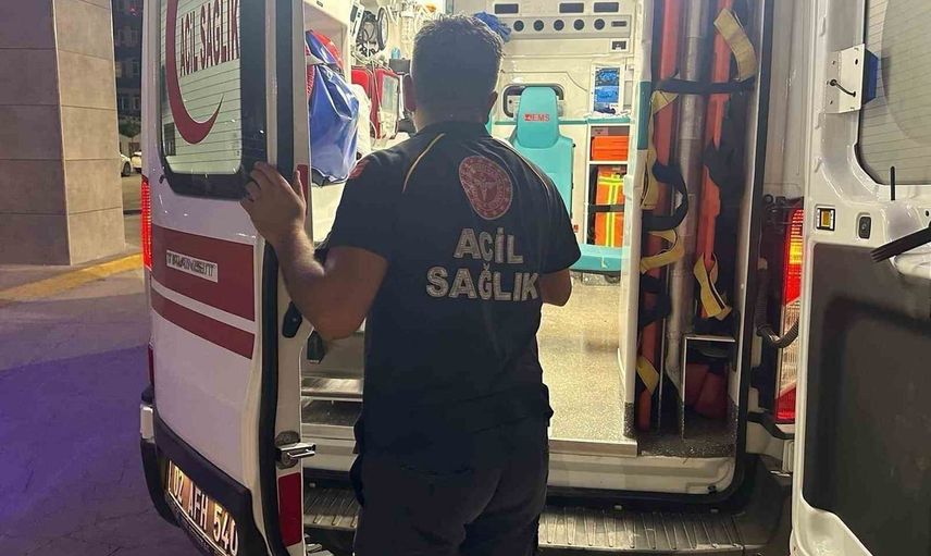 Düğün töreninde bıçaklı kavga: 5 kişi yaralandı