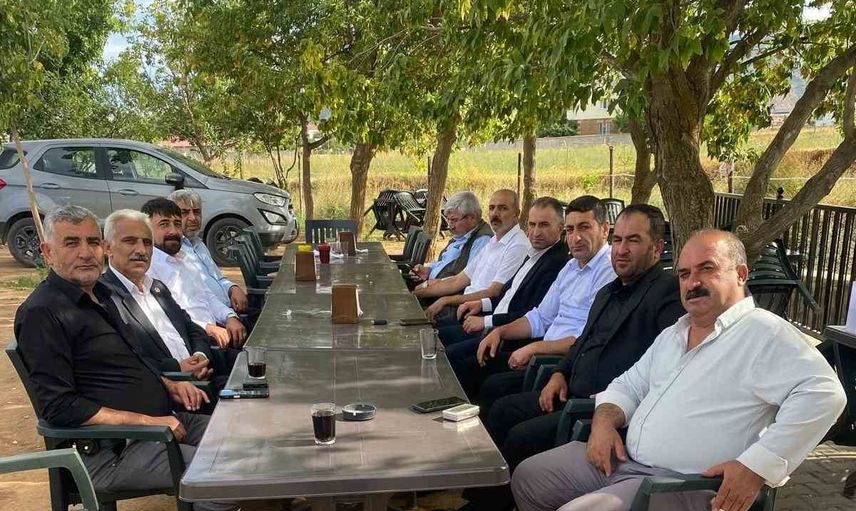 Güroymak'ta hizmet köprüsü: 15 muhtar dernek çatısında buluştu