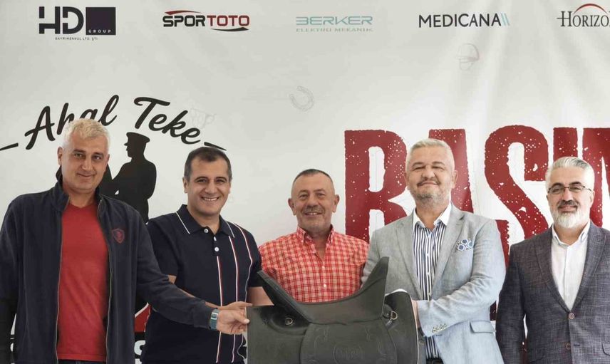 Ankara'da 30 Ağustos Zafer Kupası atlı sporu gençlerle buluşturuyor