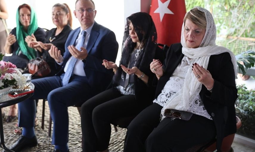 Bodrum'da Zeki Müren anması: 30. yılda dua, konuşma ve konserle vefa
