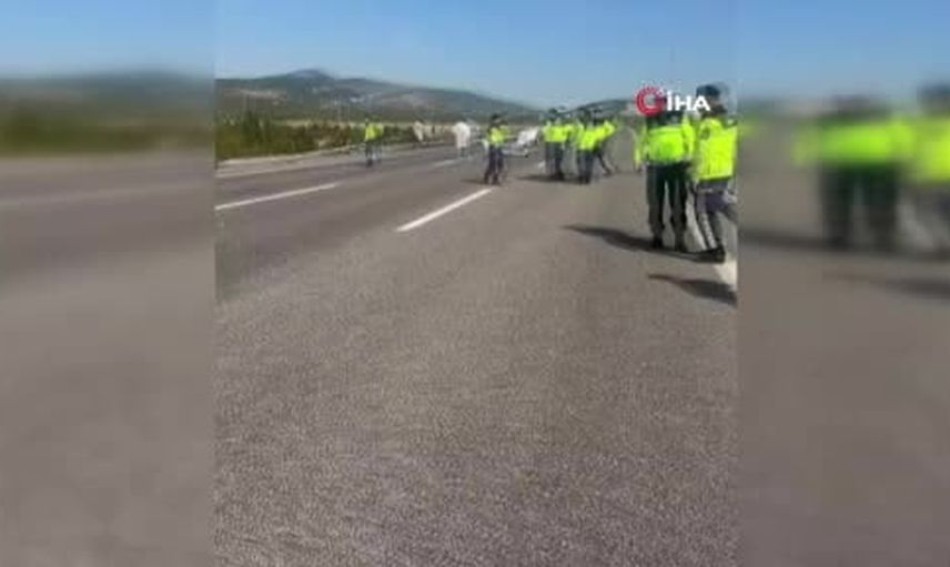Manisa'da otoyolda tır ile yolcu otobüsünün çarpışması: 11 ölü, 27 yaralı