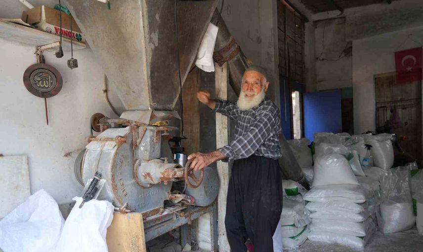 Değirmenin başında geçen ömür: Oğuzeli'nin son tuz ustası