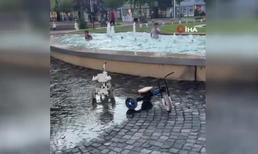 Bolu'da belediye önündeki havuzda tehlikeli serinleme
