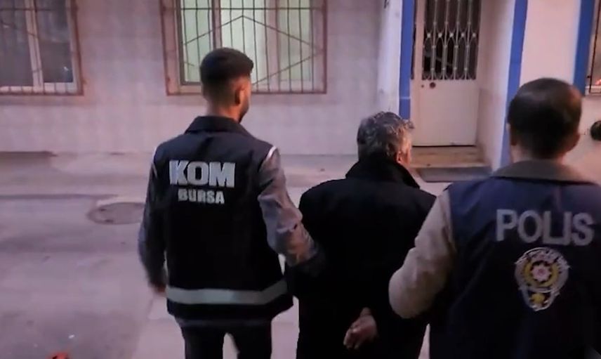 Bursa'da sağlık çalışanlarının ev hayalini çalan kooperatif ağına operasyon