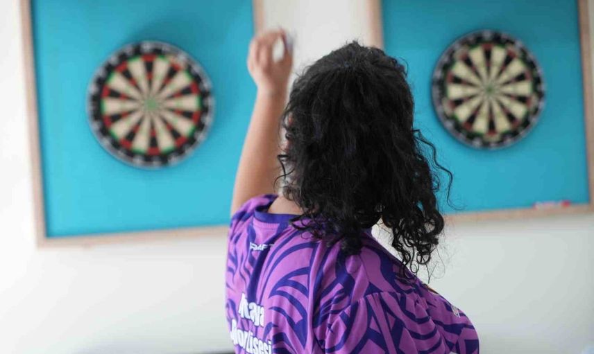Başsavcıdan dartta dereceye giren kızlara tebrik