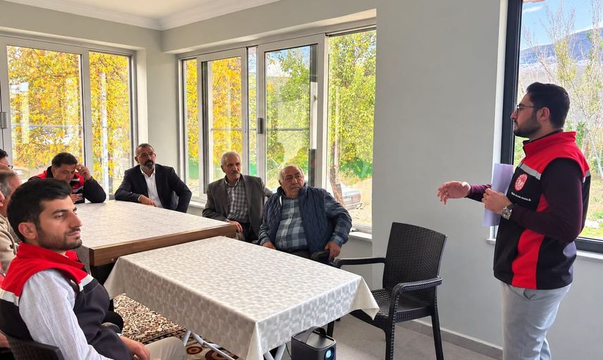Kemah üreticilerine destekleme modeli ve hayvan hastalıkları eğitimiyle üretim güçlendiriliyor
