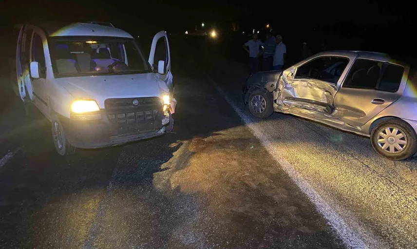 Şuhut'ta Güneytepe yakınlarında kaza: iki kişi yaralandı