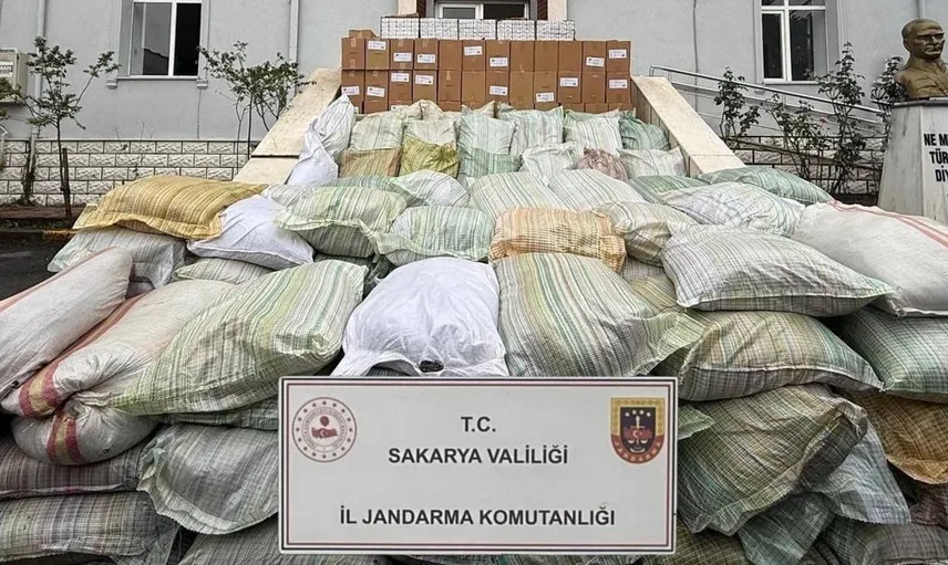 Serdivan'da 3 milyonluk kaçak tütün operasyonu: 1 gözaltı