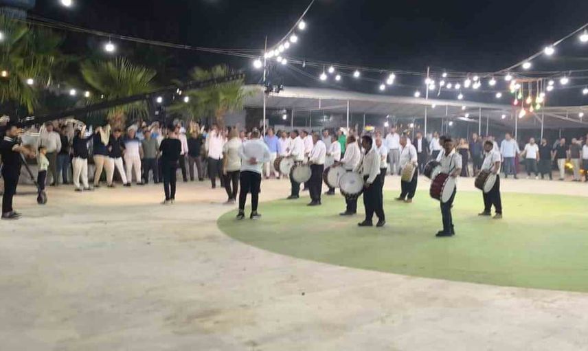 Düğünde yükselen alevler salona sıçradı, davetliler halaya devam etti