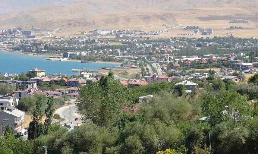 Van gölü için silueti koruyan yatay yapılaşma çağrısı