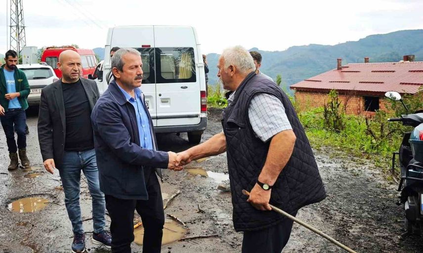 Akkuş'ta sabah heyelanı ahırı gömdü: 10 büyükbaştan 5'i kurtarıldı, 5'i telef oldu