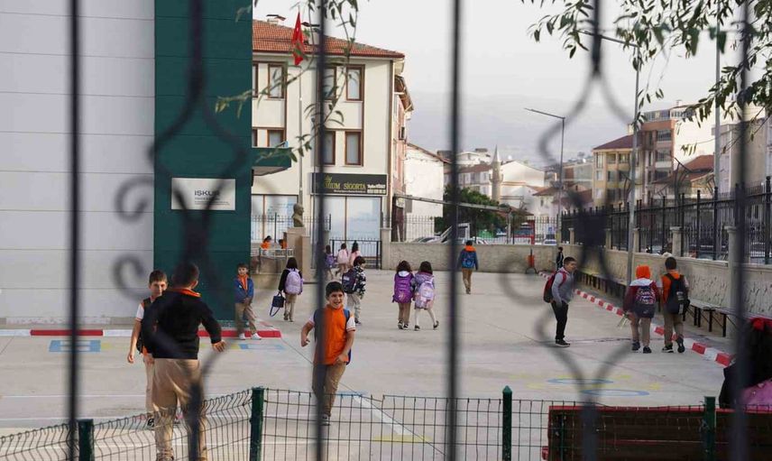 Tokat'ta bir günlük aranın ardından sınıflarda ders zili yeniden çaldı