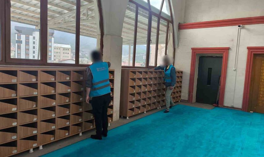 Topluma dönüşün somut adımları: denetimli serbestlik yükümlüleri cami ve okulları temizledi