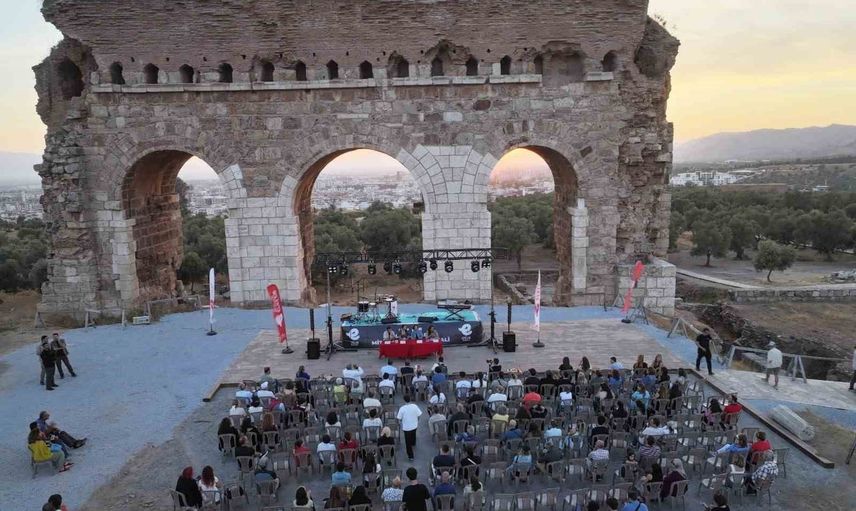 Tralleis mitoloji, sinema ve müzikle açık havada buluşuyor