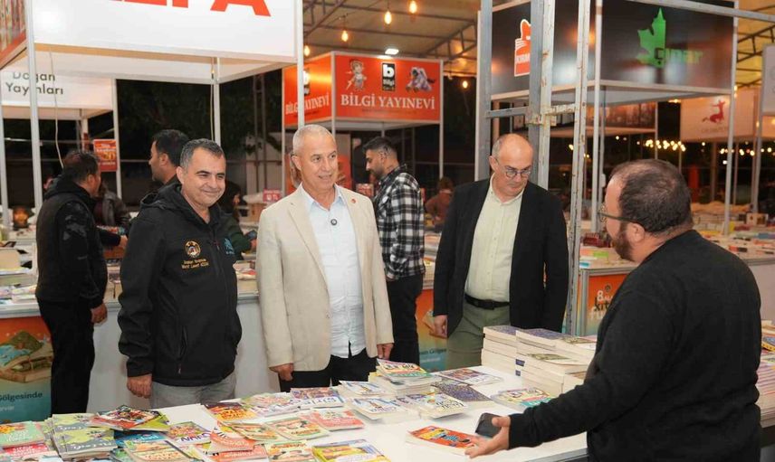 Alanya'da 10 gün kitap, söyleşi ve genç okurların coşkusu