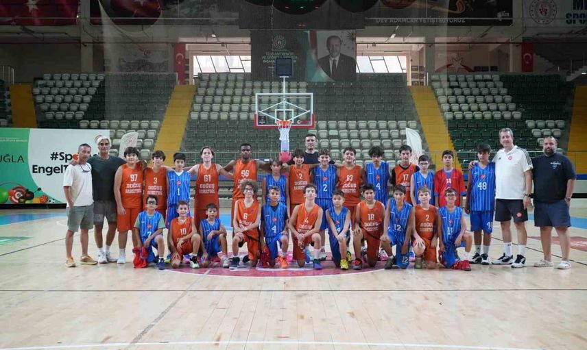 Menteşe'de zafer ruhu parkede sporla buluştu
