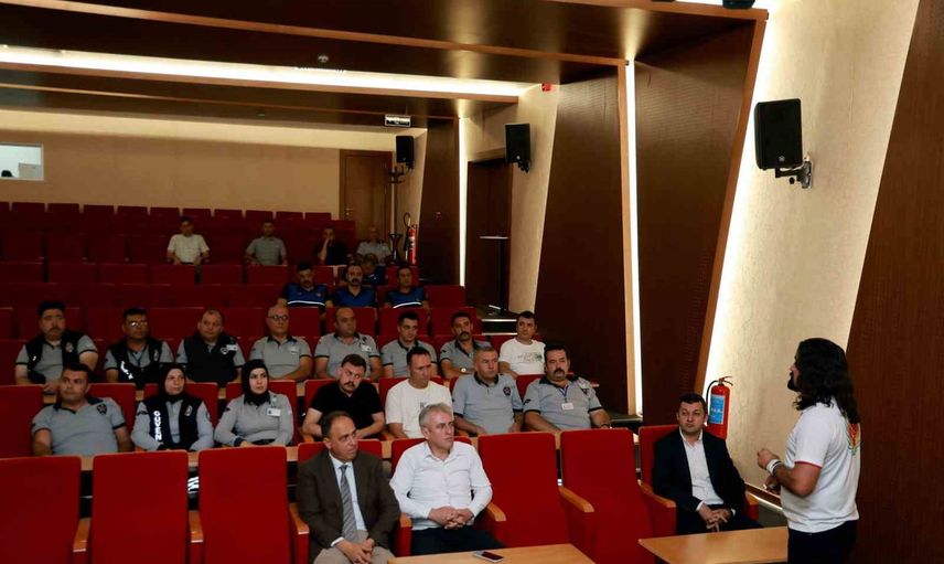 Talas'ta zabıta ve güvenlik görevlilerine terör ve güvenlik farkındalığı eğitimi