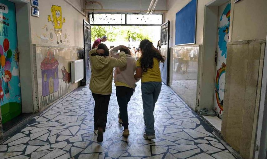 Okullarda tatbikat ve bilinçlendirme: afet eğitimi Yenişehir İlkokulu'nda