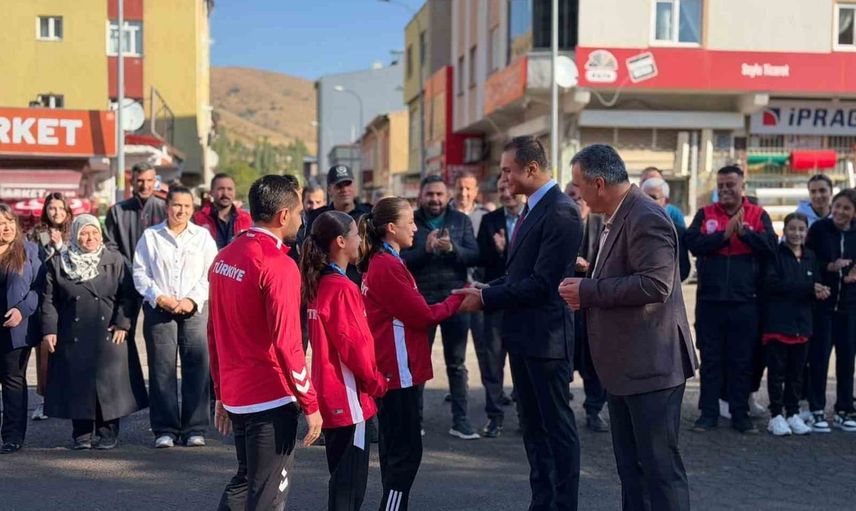 Çamardı’da Balkan şampiyonlarına coşkulu karşılama