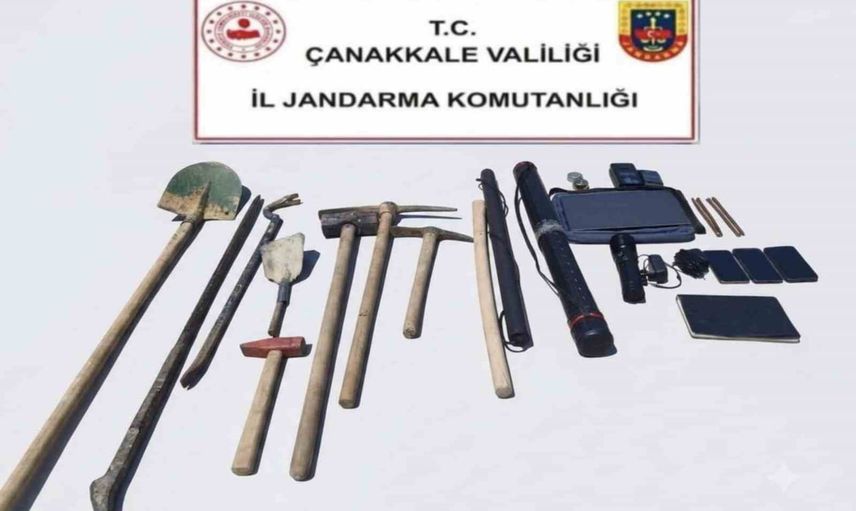 Çanakkale'de jandarma iki ilçede kaçak alkol ve ekipman ele geçirdi