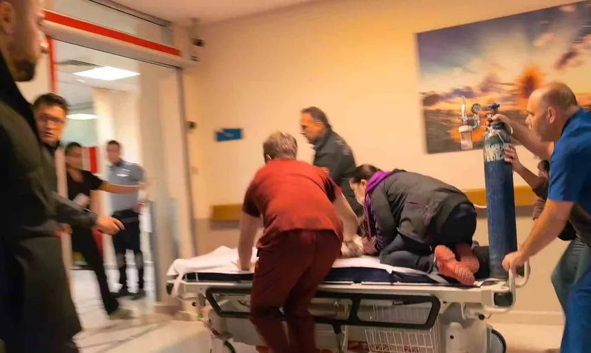 Tavuk eti nefes borusuna kaçan bebek sedyede müdahale ile hayata döndü
