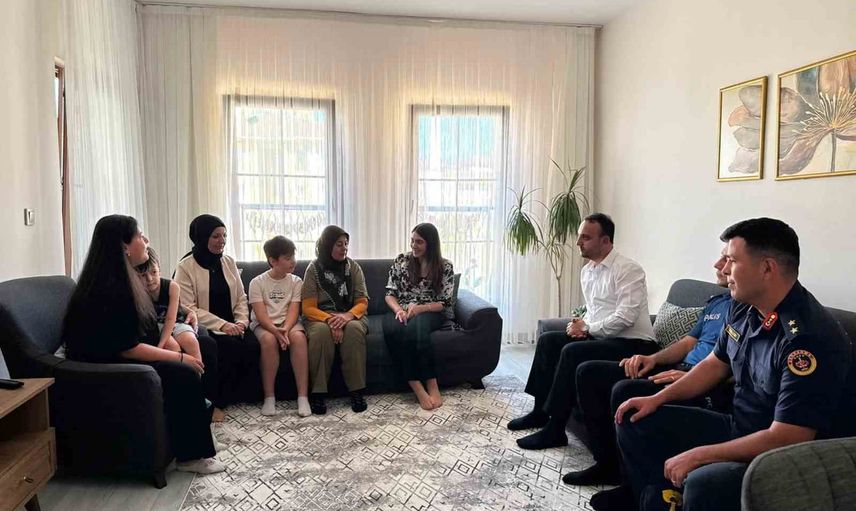 Çavdarhisar kaymakamı Mantı'dan şehit ailelerine ziyaret