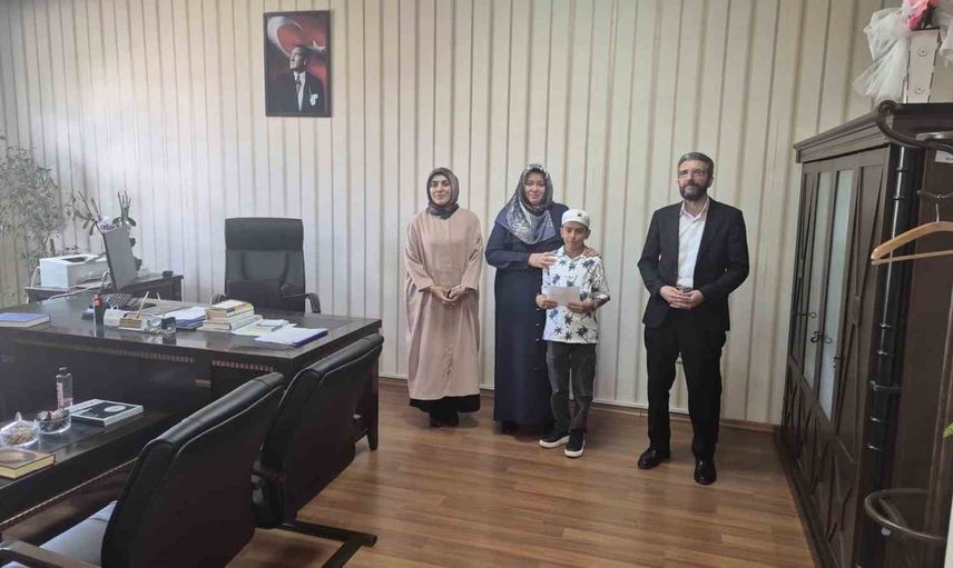 Erzurum'da genç hafız Yusuf Eymen bölge finaline katılmaya hak kazandı
