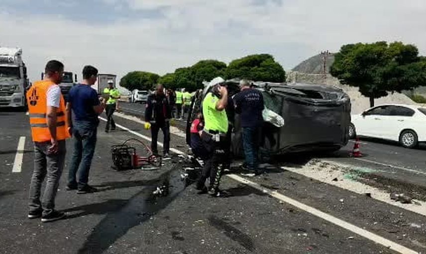 Tatvan'da iki araç çarpıştı: 2 yaralı