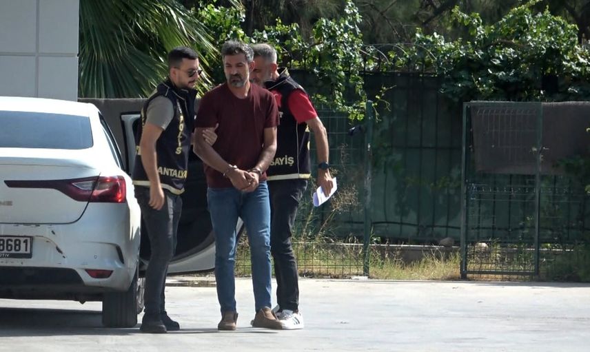 Adalet boşandığı eşi Hanım Biçer’i eşarbıyla boğarak öldüren sanık hakkında ağırlaştırılmış müebbet verdi