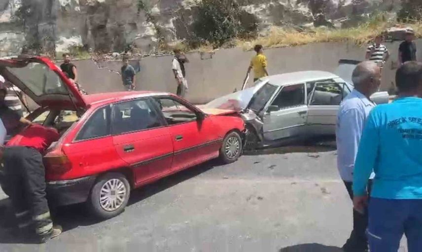 Şanlıurfa'da Birecik tüneli çıkışında çarpışma: 3 kişi yaralandı