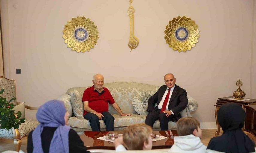 Başkan Özlü’den Akdoğan ailesine taziye ziyareti
