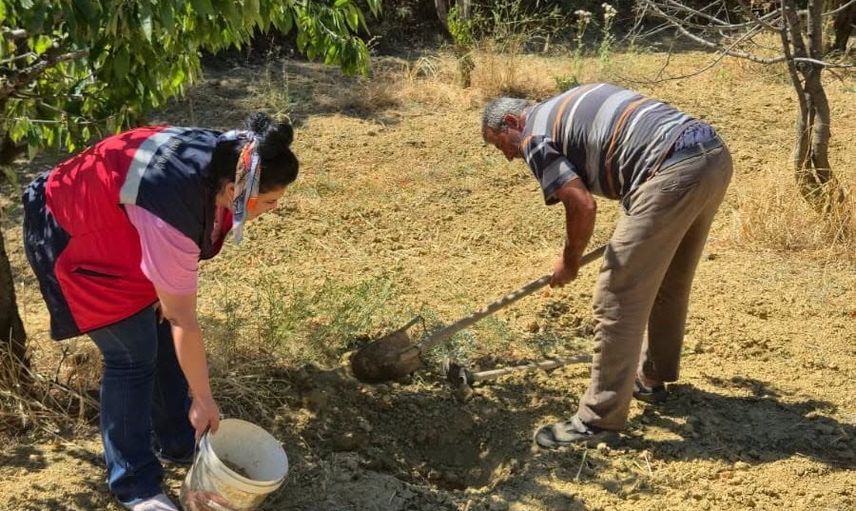 Pazarlar’da toprak analiziyle bilinçli gübreleme destekleniyor