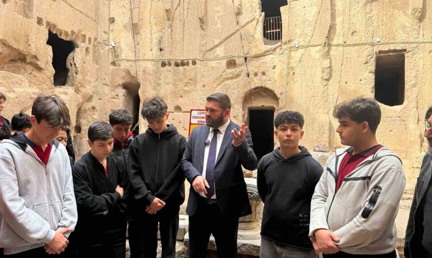 Manastır sınıfa dönüştü: öğrenciler tarihle ders yaptı