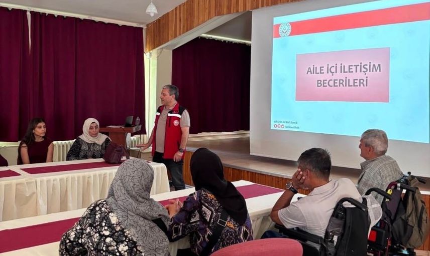 Kırklareli'de aileler için iletişim ve yaşam becerileri eğitimi