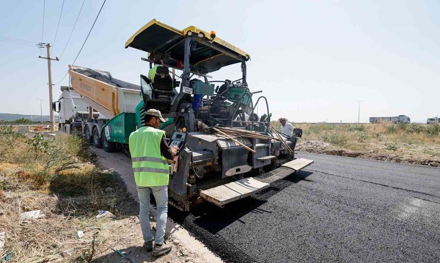 Bergama’da cadde ve kırsal yollar yeni yüzüne kavuştu
