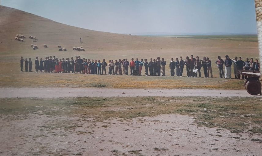 Köy okuluna dönüş: 40 yıl sonra öğrencileriyle buluşan öğretmen