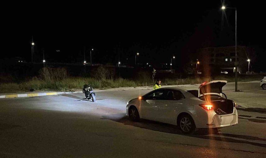 Çorum'da Akşemseddin Caddesi'nde çarpışma: motosiklet yolcusu hastaneye kaldırıldı