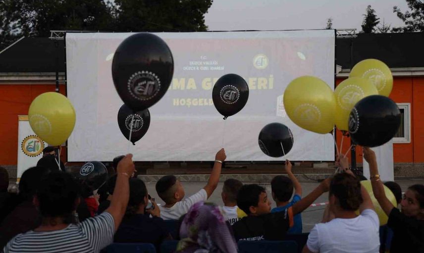 Köy meydanında yıldızlar altında film keyfi: İhsaniye buluşması